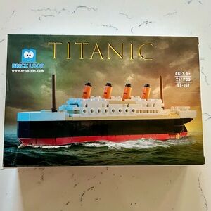 Titanic Lego Set